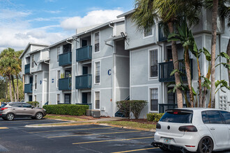 Sunscape Apartment Homes in Tampa, FL - Building Photo - Building Photo