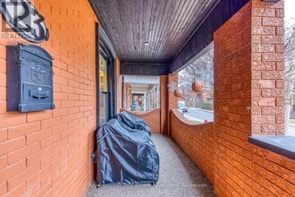 23 Fairholt Rd N in Hamilton, ON - Building Photo - Building Photo