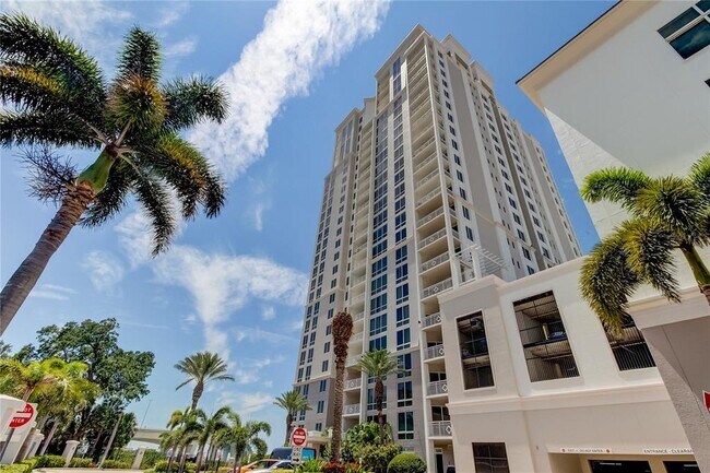331 Cleveland St in Clearwater, FL - Building Photo - Building Photo