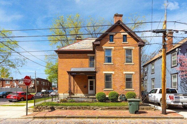 property at 24 E Frankfort St