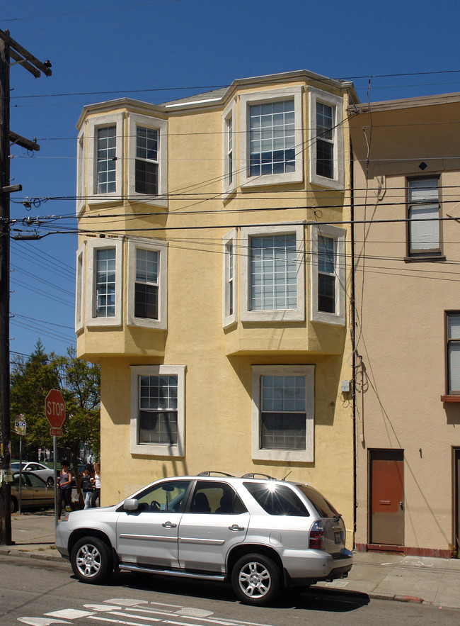 3102 25th St in San Francisco, CA - Foto de edificio - Building Photo