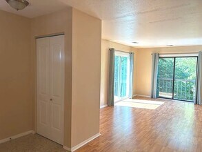 1964 Kenilworth Cir in Hoffman Estates, IL - Building Photo - Building Photo