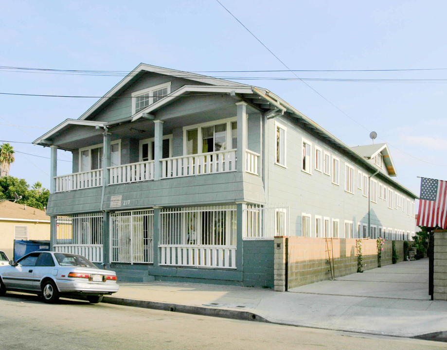 217 W 12th St in San Pedro, CA - Building Photo