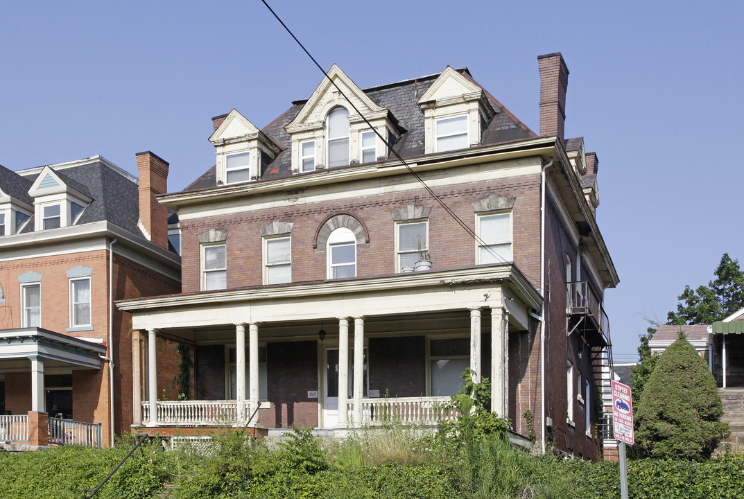 316 S Graham St in Pittsburgh, PA - Building Photo