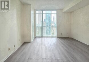 770-PH770 Bay St. in Toronto, ON - Building Photo - Building Photo