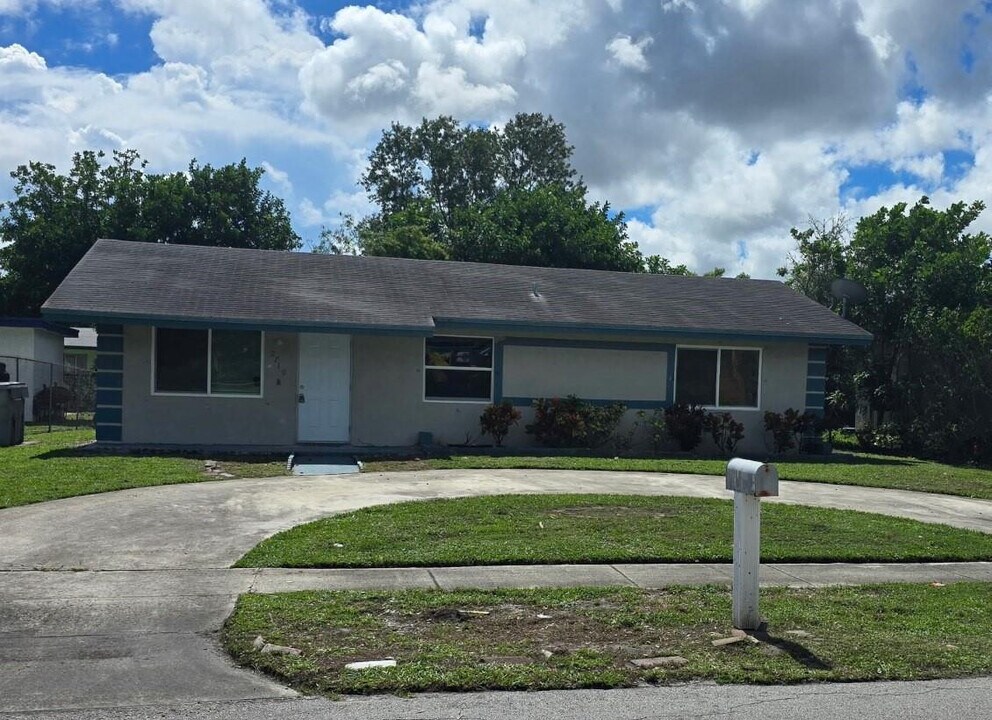 2710 NW 9th St in Pompano Beach, FL - Building Photo