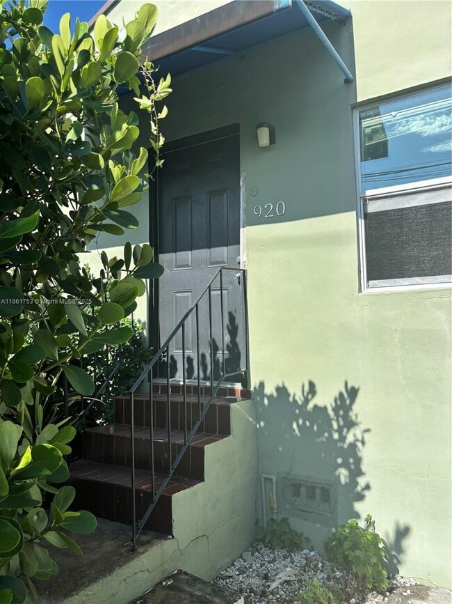 920 NW 22nd Ct in Miami, FL - Building Photo - Building Photo