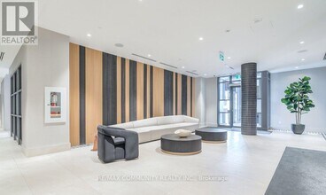 2545 Simcoe St N in Oshawa, ON - Building Photo - Building Photo