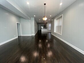 1529 S Central Park Ave-Unit -1 in Chicago, IL - Building Photo - Building Photo