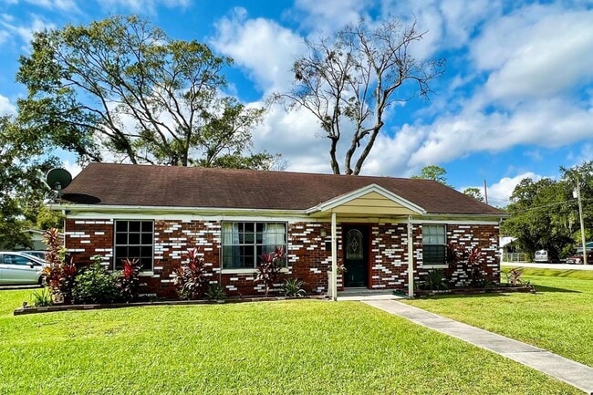 property at 1115 N Maryland Ave