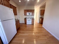 38 N Bennet St, Unit 4 in Boston, MA - Building Photo - Building Photo