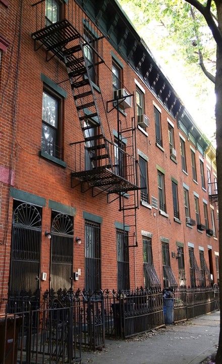 104 Butler St in Brooklyn, NY - Building Photo