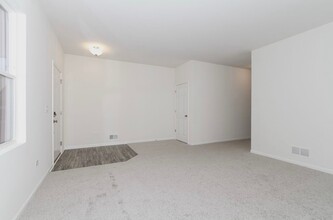 208 Cooper St in Plano, IL - Building Photo - Building Photo