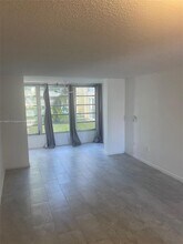 8500 Sunrise Lakes Blvd in Sunrise, FL - Building Photo - Building Photo