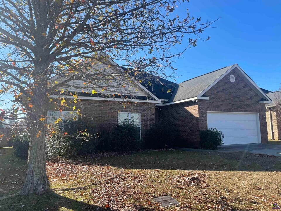 712 Post Oak Way in Warner Robins, GA - Building Photo