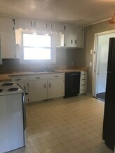 1052 Forrest Dr in Clarksville, TN - Building Photo - Building Photo