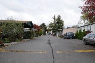 Benson Village in Kent, WA - Foto de edificio - Building Photo