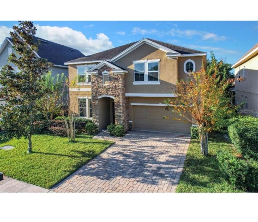 137 Drayton Ave in Davenport, FL - Building Photo