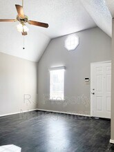 8226 Town N Country Dr in Memphis, TN - Building Photo - Building Photo