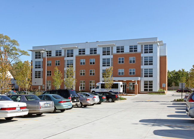 Countryside Senior Apartments in Countryside, IL - Foto de edificio - Building Photo