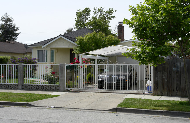 3502 Hoover St in Redwood City, CA - Foto de edificio - Building Photo