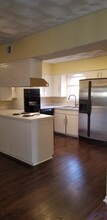 10833 Marchant Cir in Dallas, TX - Foto de edificio - Building Photo