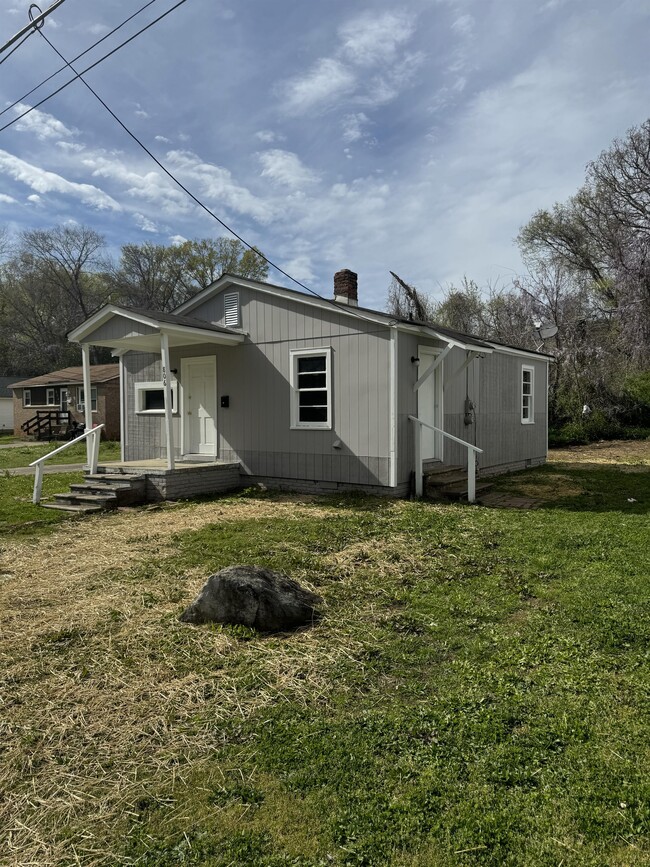 property at 806 Green St