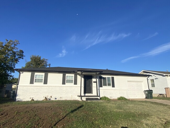 property at 804 N Cedar St
