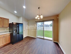 9742 Simeon Dr in Land O Lakes, FL - Foto de edificio - Building Photo