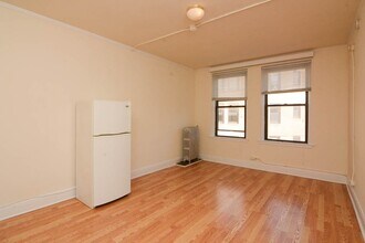 3335 W Diversey Ave in Chicago, IL - Building Photo - Building Photo