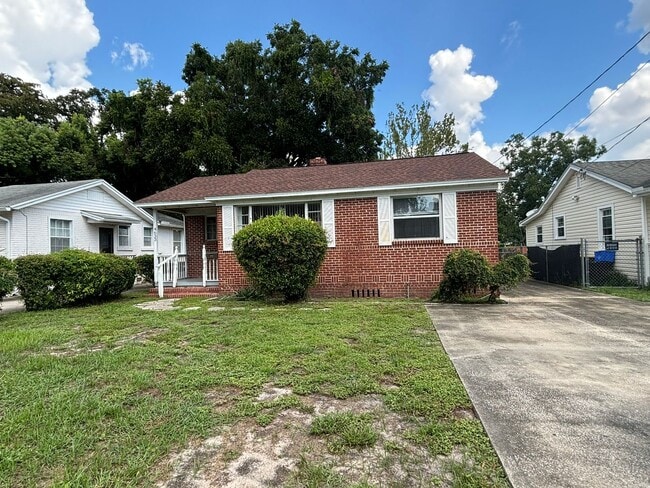 property at 4633 Sunderland Rd