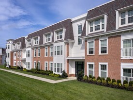 88 Circle Dr in Central Islip, NY - Building Photo