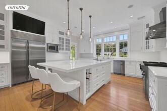 229 White St in Southampton, NY - Building Photo - Building Photo