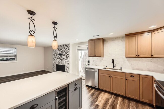 4828 Delaware Ave-Unit -Unit B in Everett, WA - Building Photo - Building Photo