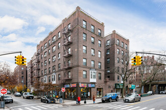 7320 Austin St in Flushing, NY - Foto de edificio - Primary Photo