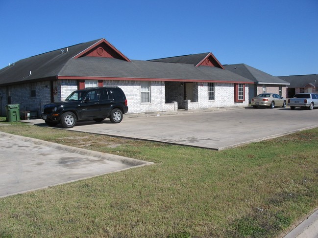 408 Date Palm in Donna, TX - Foto de edificio - Building Photo