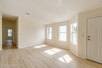 250 Timber Run Way in Cocoa, FL - Building Photo - Building Photo