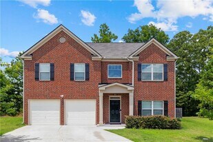 6104 Providence Way in Union City, GA - Building Photo