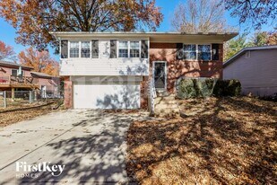 105 Roland Ave in Ballwin, MO - Building Photo