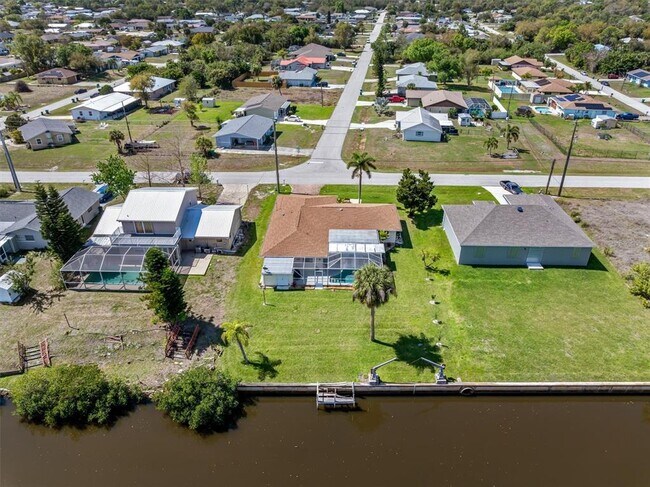 2220 Broad Ranch Dr in Port Charlotte, FL - Building Photo - Building Photo