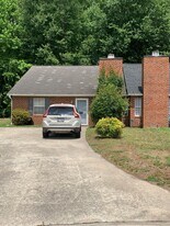 1100 Holden Dr in Greenville, NC - Building Photo