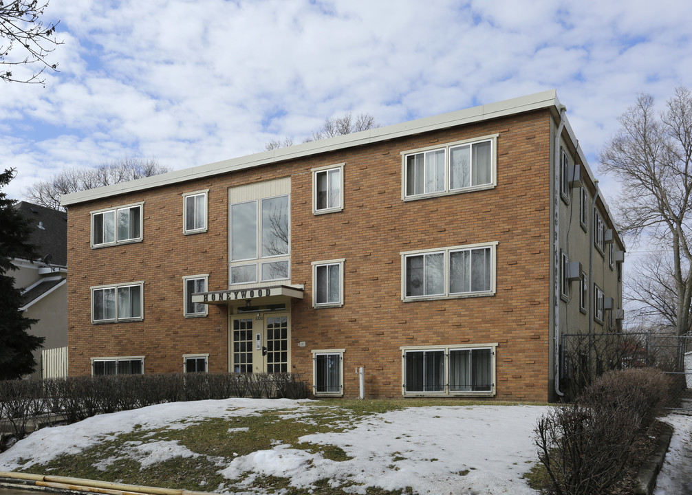 Honeywood in Minneapolis, MN - Building Photo