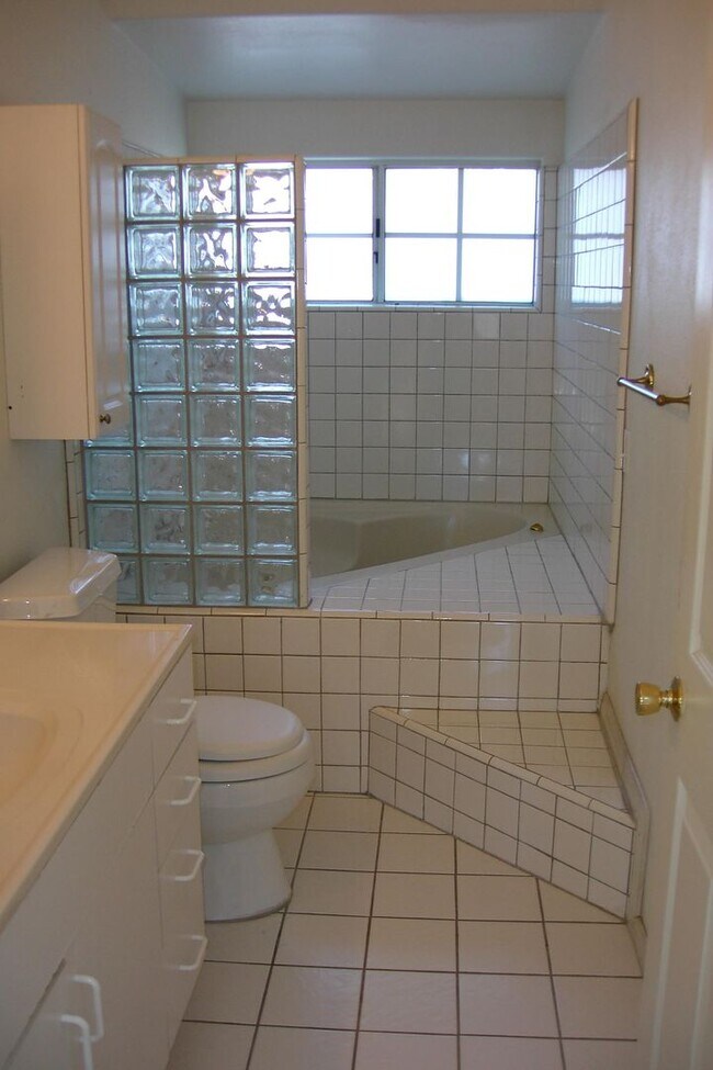 17717 Tulsa St in Los Angeles, CA - Building Photo - Building Photo
