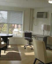 461 Park Dr, Unit 302 in Boston, MA - Building Photo - Building Photo