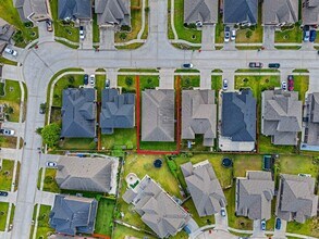 15114 Winthrop Manor Way in Cypress, TX - Foto de edificio - Building Photo