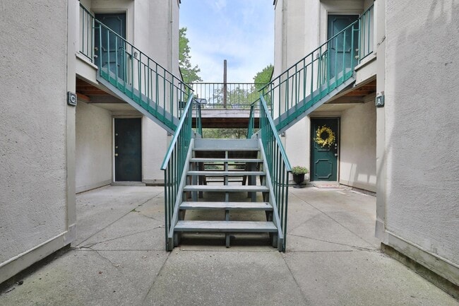 4645 Merrimar Cir E in Columbus, OH - Building Photo - Building Photo