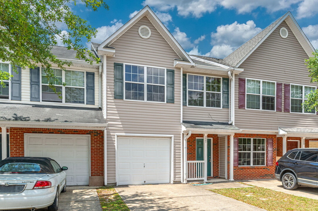 227 Swaying Pine Ct in Crestview, FL - Building Photo