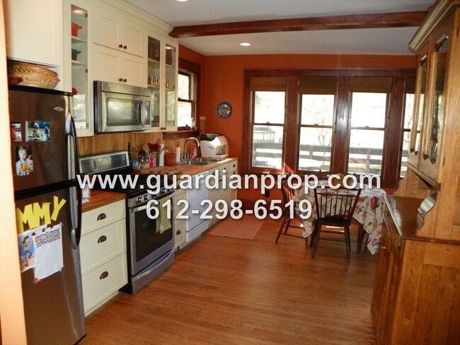 983 Edmund Ave W in St. Paul, MN - Building Photo - Building Photo