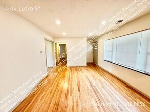 4614 Lloyd St in Kansas City, KS - Building Photo - Building Photo