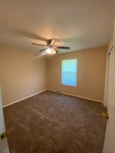 1002 Glenn Dr in Sikeston, MO - Building Photo - Building Photo